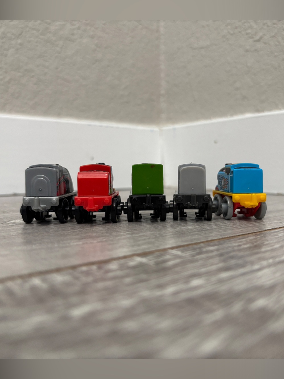 Thomas & Friends Minis - Neon Racing Mix - Picture 4 of 6